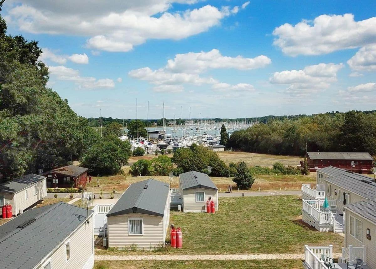 Mercury Yacht Harbour And Holiday Park Lower Swanwick Exterior foto